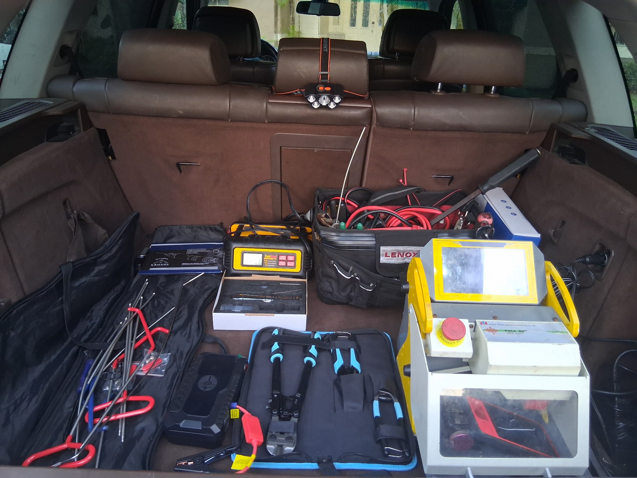 Dead battery and jump start service equipment