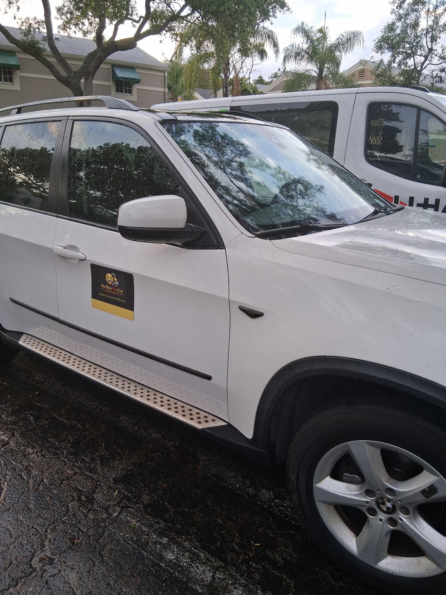 Mobile locksmith near me service vehicle in Cooper City