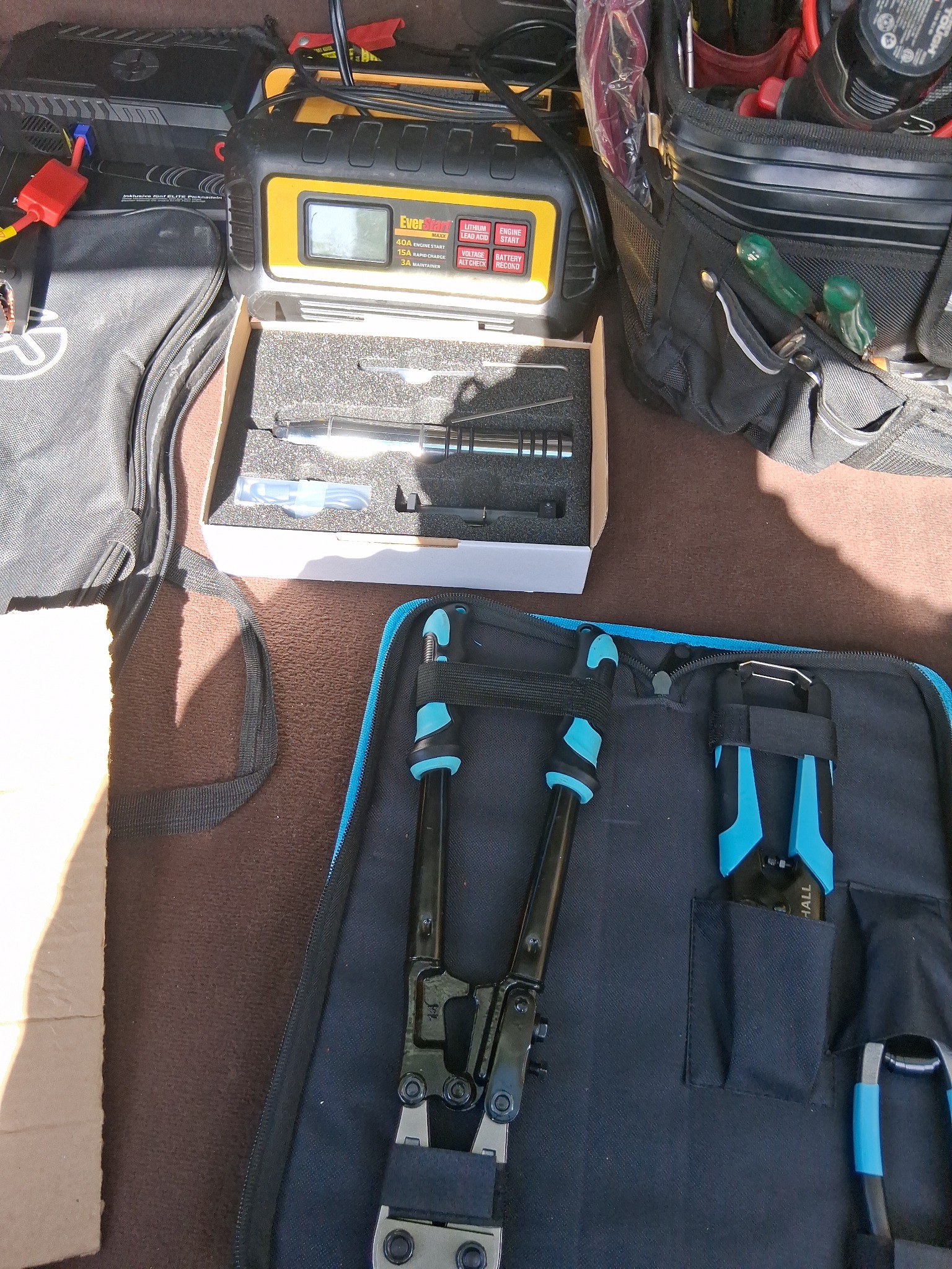 Mobile locksmith equipment used in Broward County