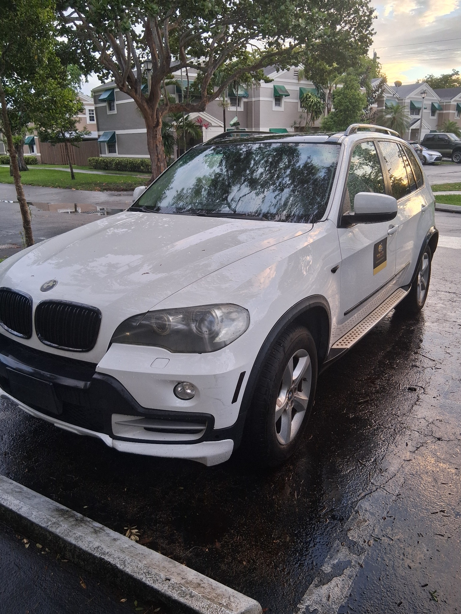Mobile locksmith service vehicle in Cooper City